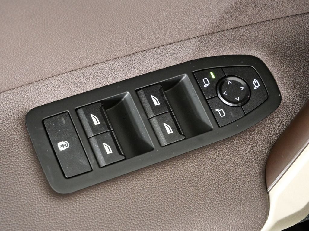 Thumbnail: 2026 BMW iX - 35