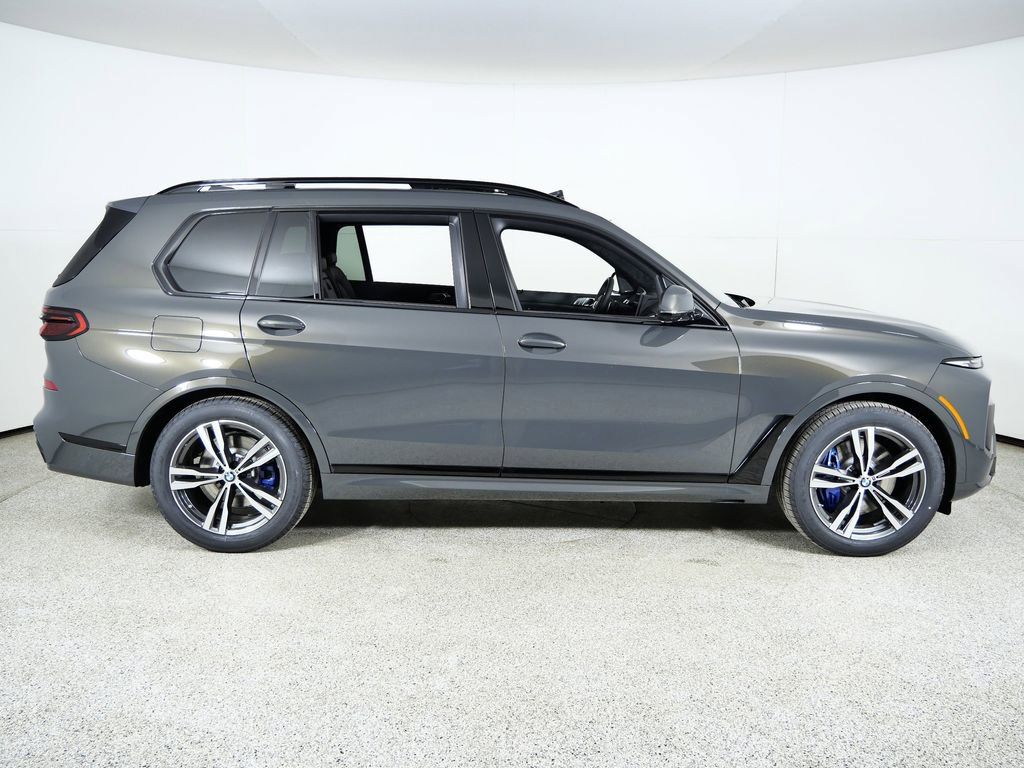 Thumbnail: 2026 BMW X7 - 10