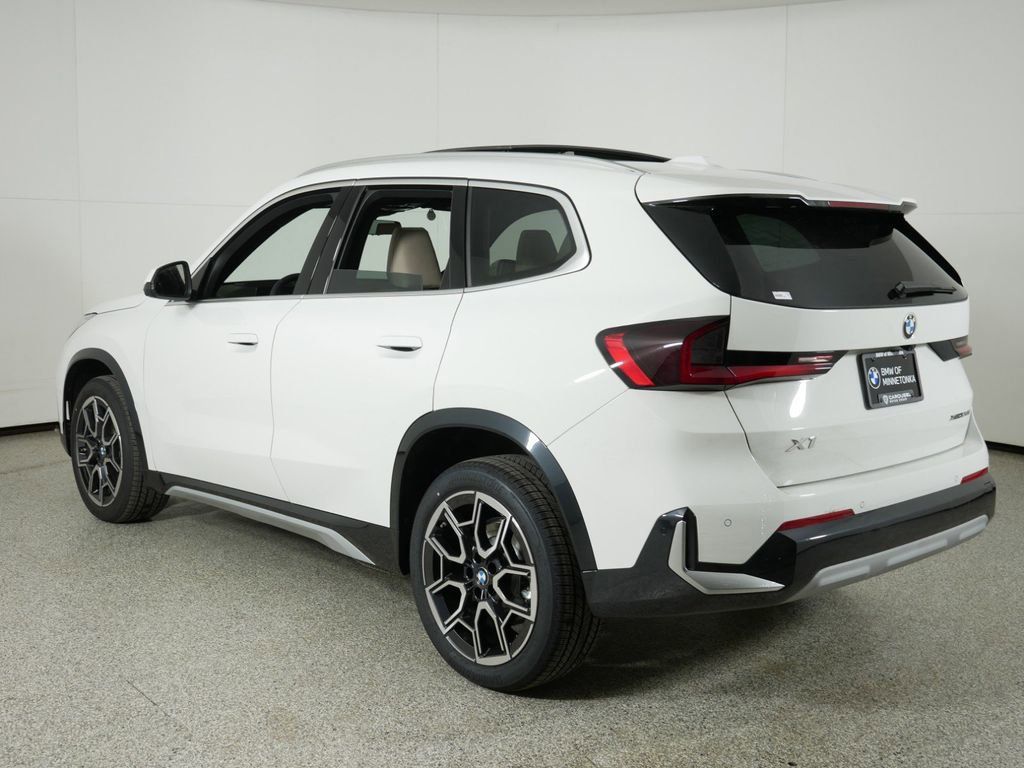 Thumbnail: 2025 BMW X1 - 15