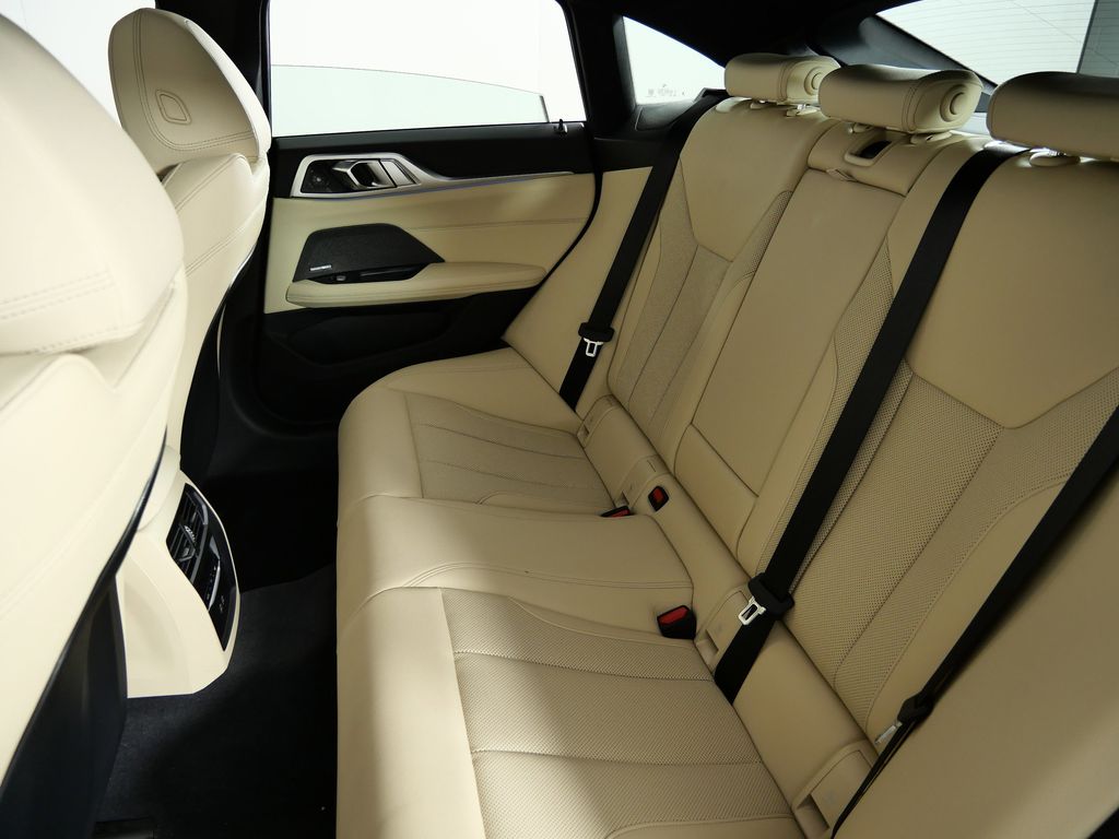 Thumbnail: 2025 BMW i4 - 36