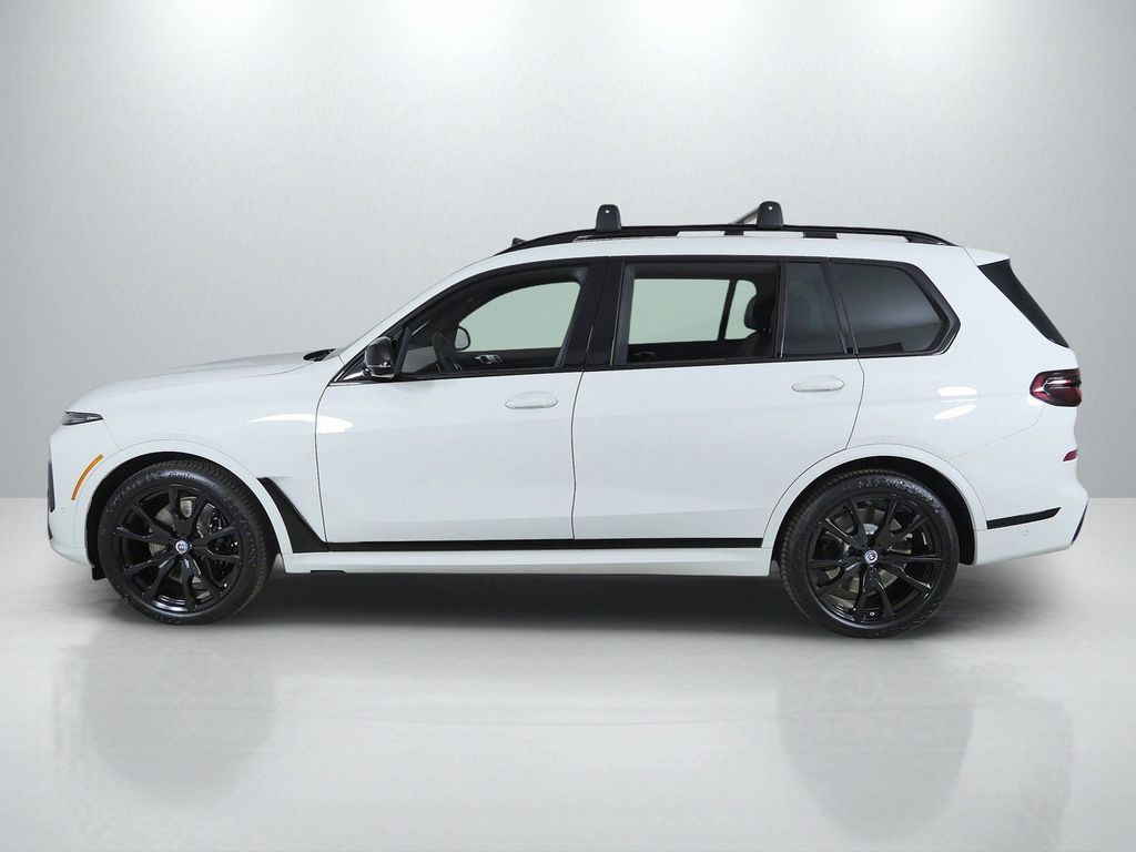 Thumbnail: 2026 BMW X7 - 15