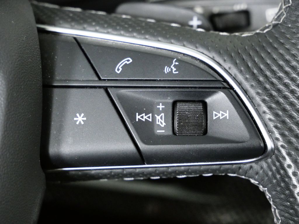 Thumbnail: 2023 Audi SQ8 - 41