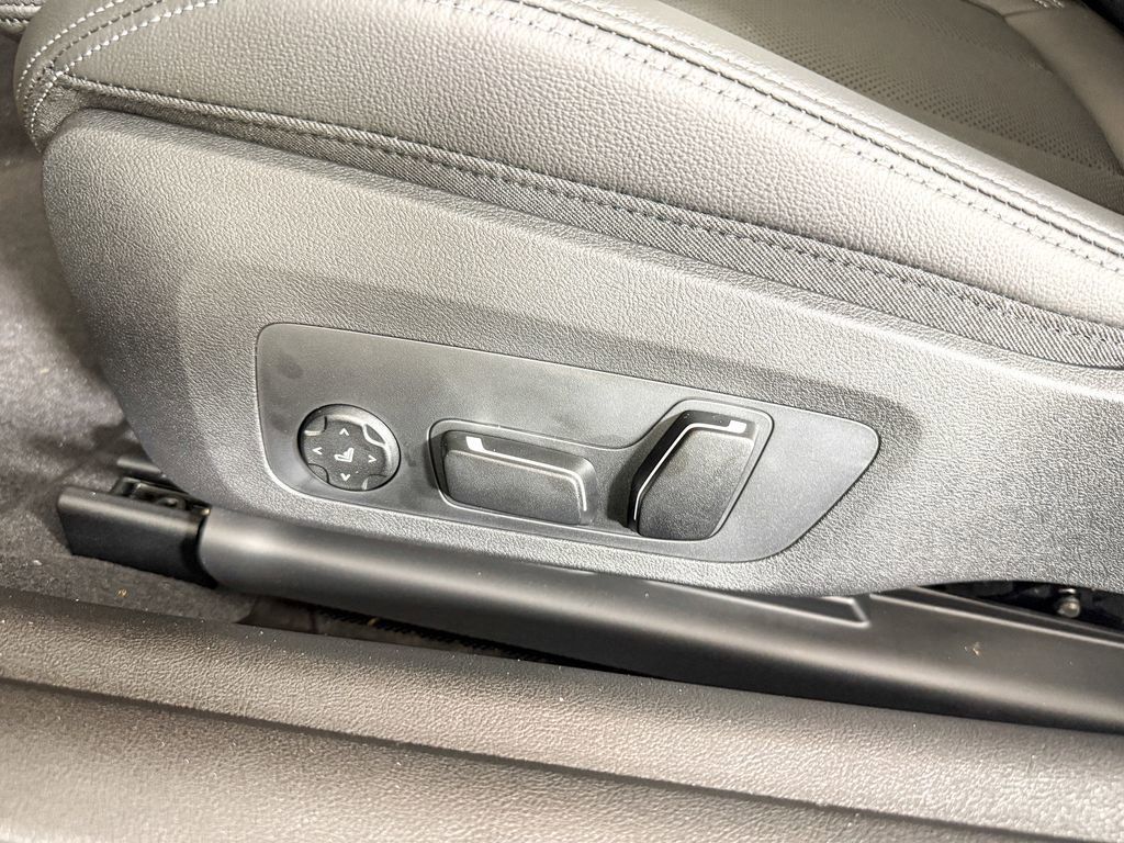 Thumbnail: 2026 BMW 4 Series - 35