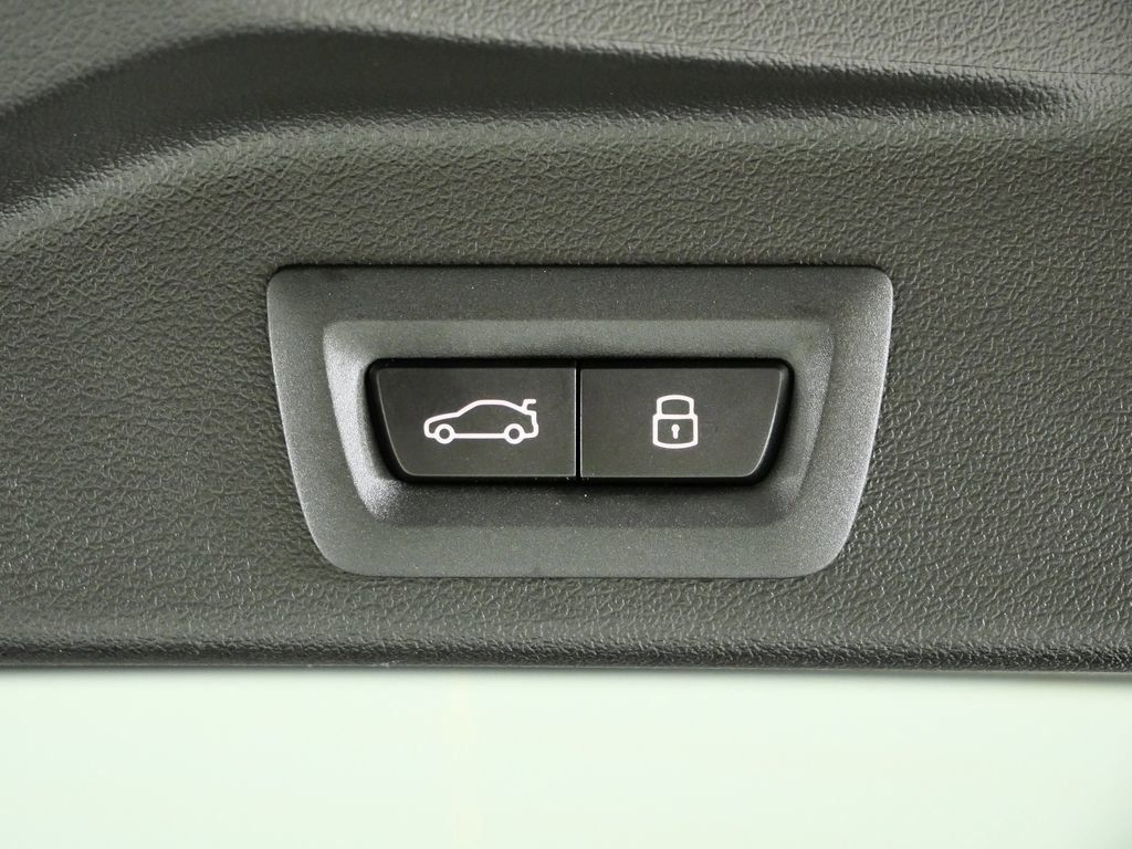 Thumbnail: 2026 BMW X5 - 32