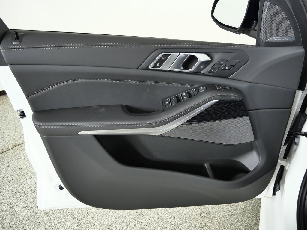 Thumbnail: 2026 BMW X5 - 34