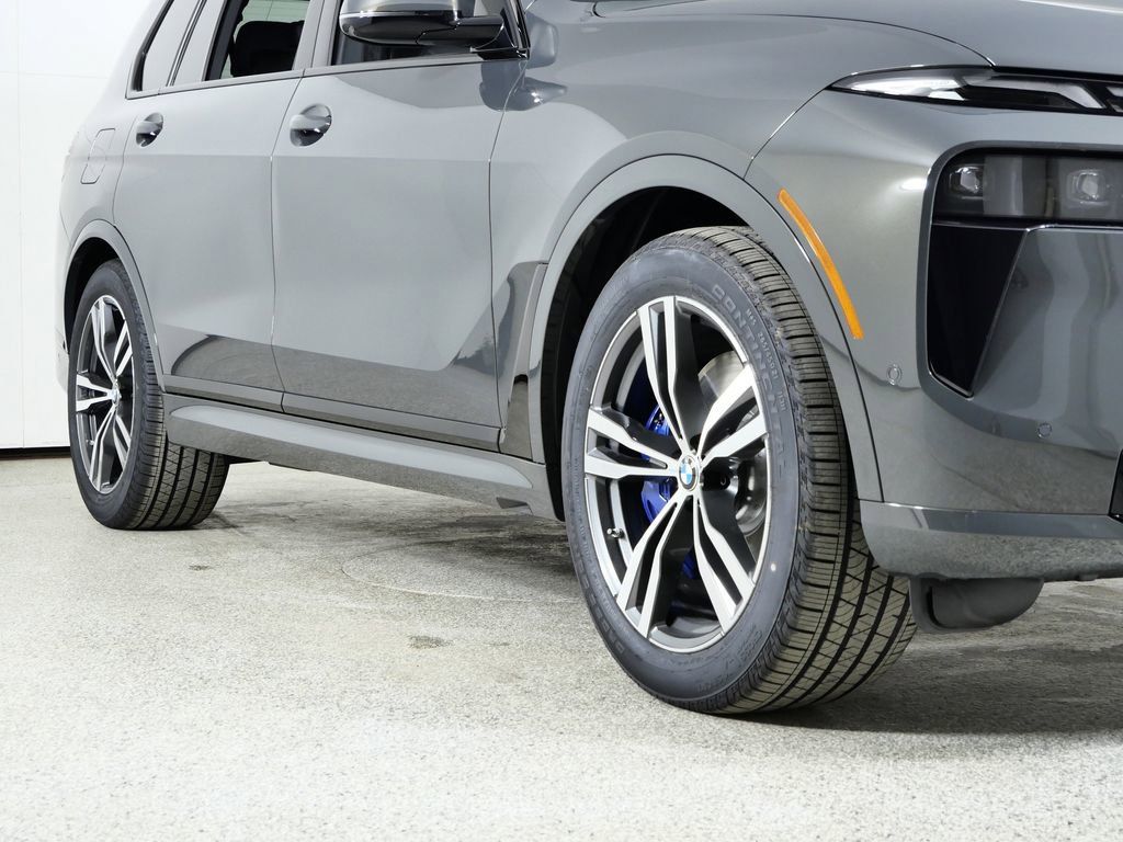 Thumbnail: 2026 BMW X7 - 8