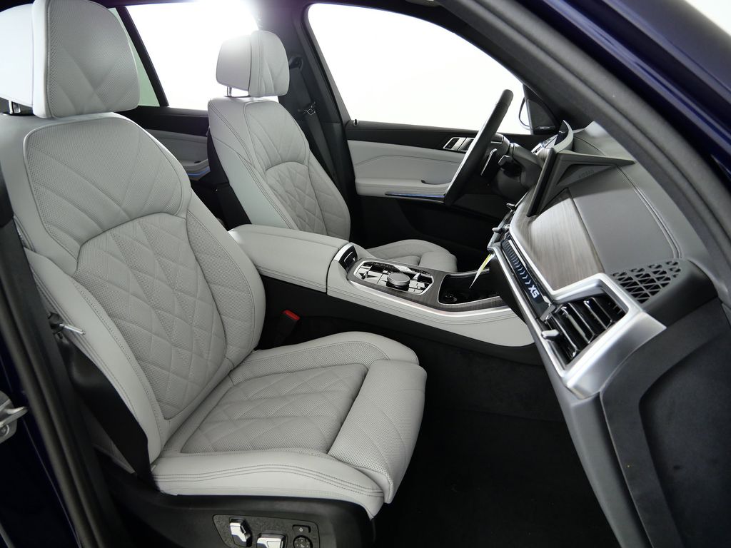 Thumbnail: 2026 BMW X5 - 21