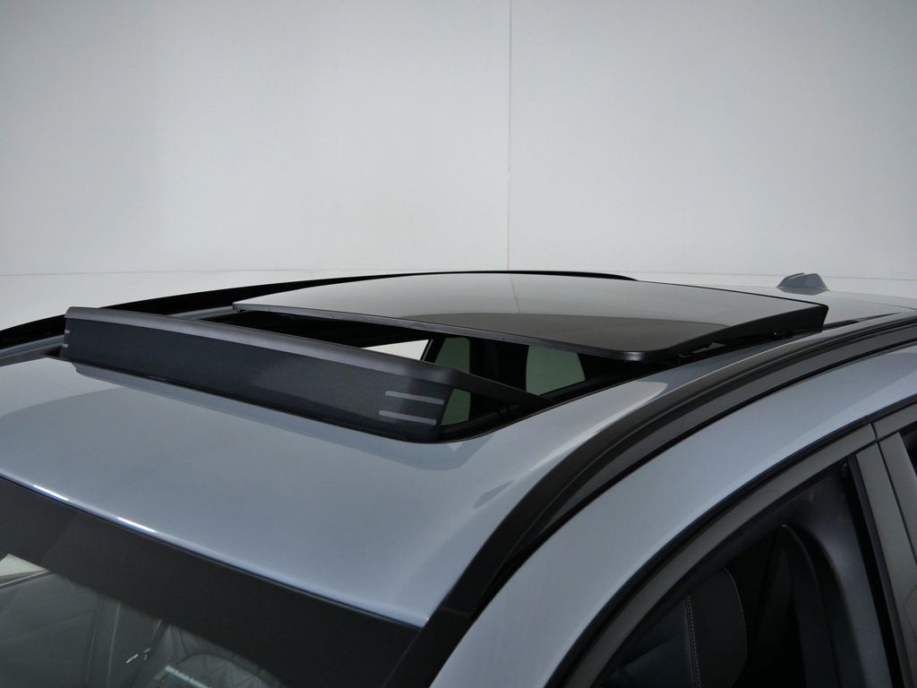 Thumbnail: 2026 BMW X5 - 18