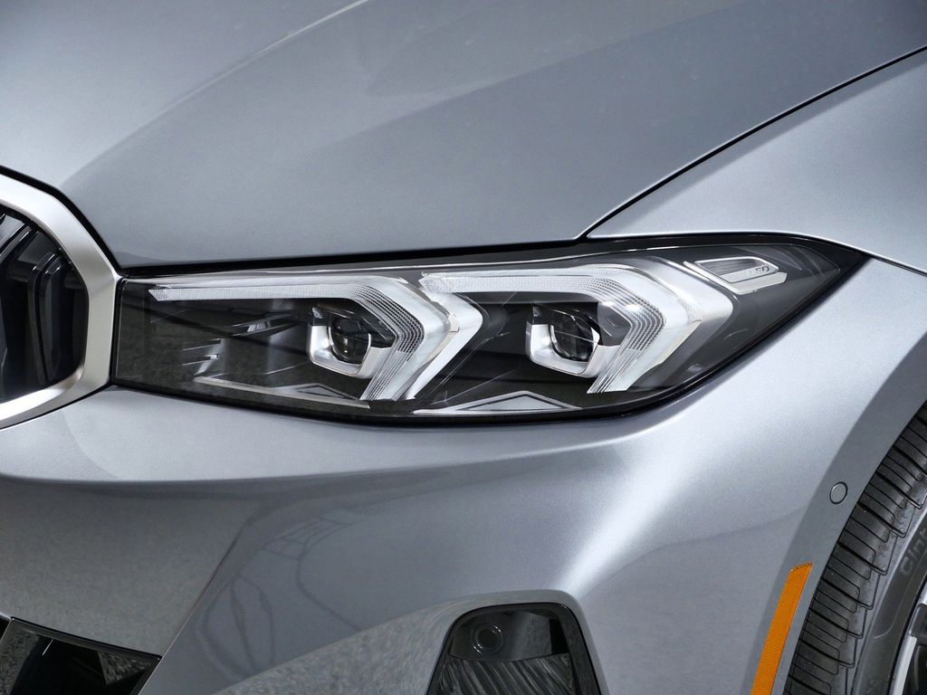Thumbnail: 2026 BMW 3 Series - 3