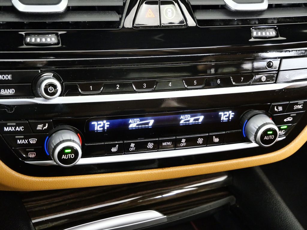 Thumbnail: 2021 BMW 5 Series - 46