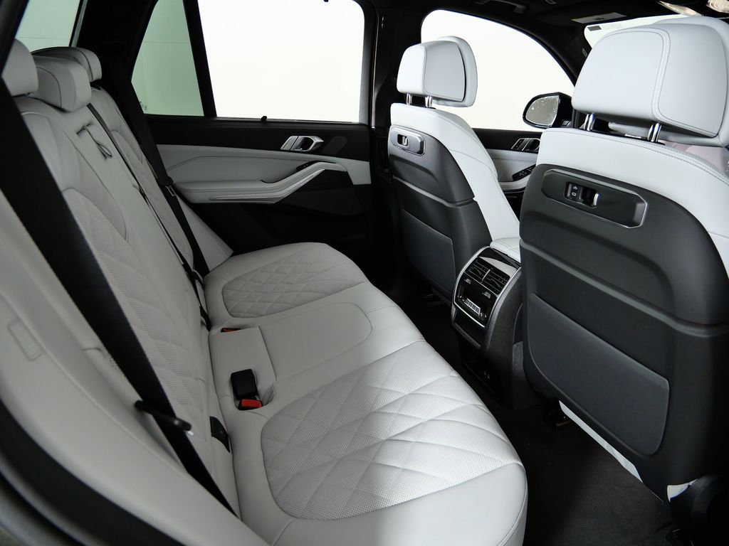 Thumbnail: 2026 BMW X5 - 26