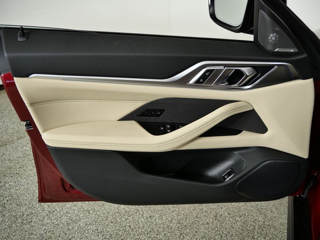 Thumbnail: 2026 BMW i4 - 32