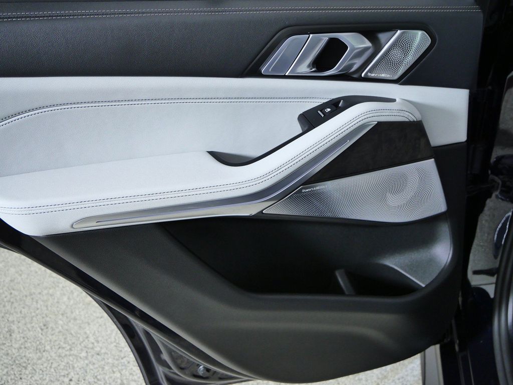 Thumbnail: 2026 BMW X5 - 30