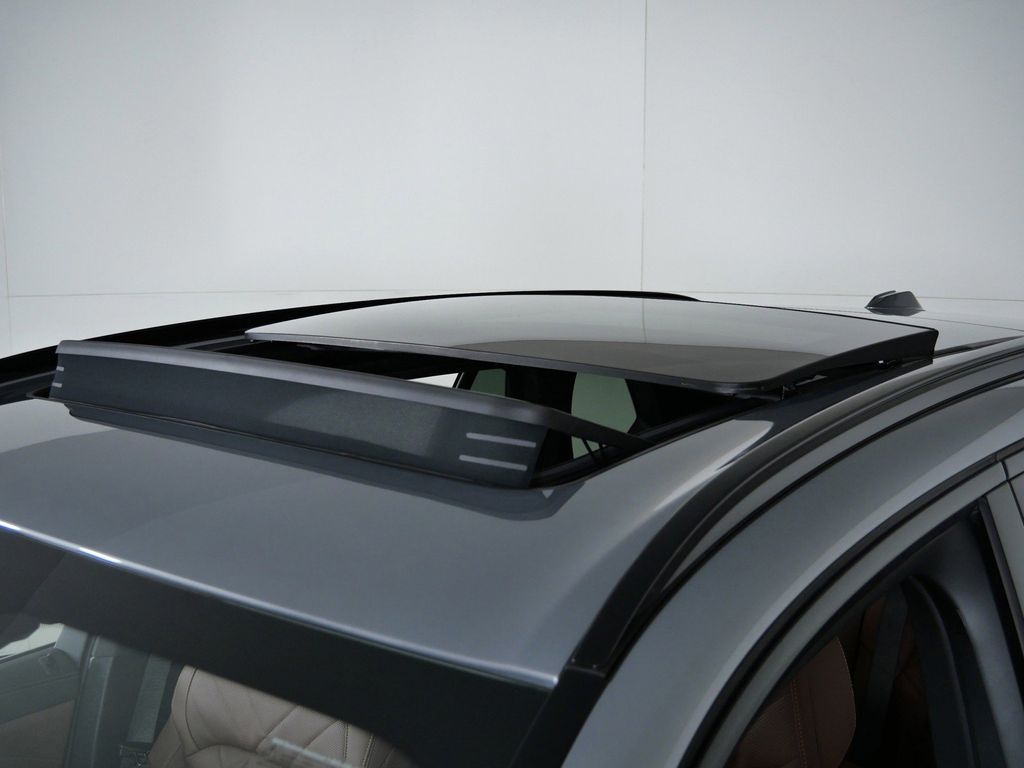 Thumbnail: 2026 BMW X5 - 18