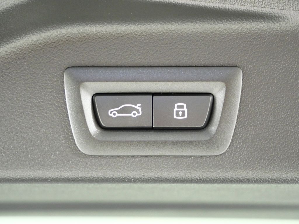 Thumbnail: 2026 BMW X5 - 30