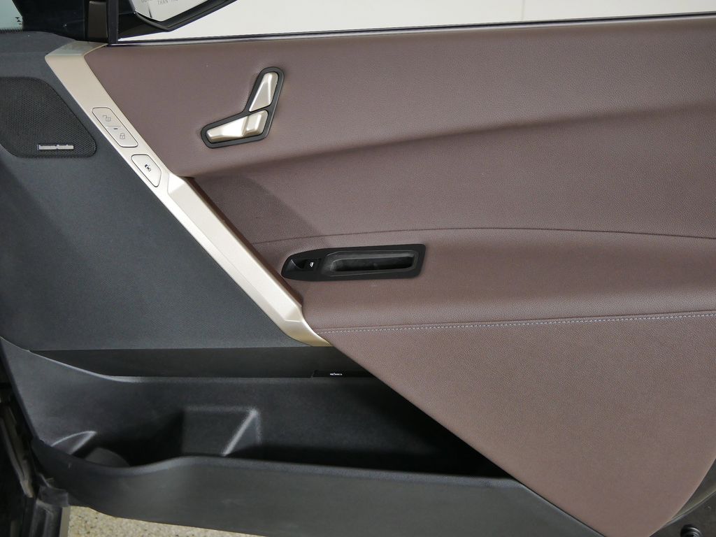 Thumbnail: 2023 BMW iX - 23