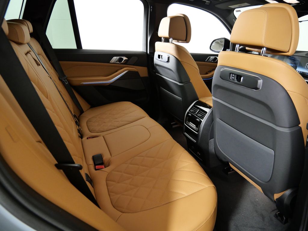 Thumbnail: 2026 BMW X5 - 26