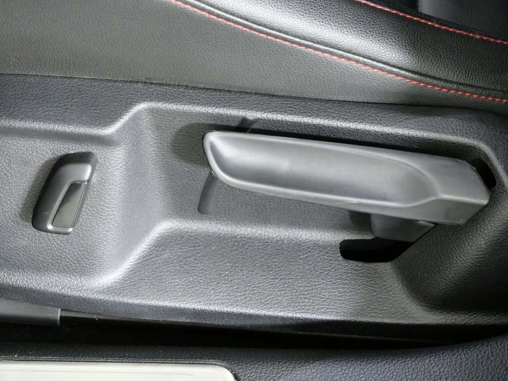 Thumbnail: 2021 Volkswagen Golf - 37