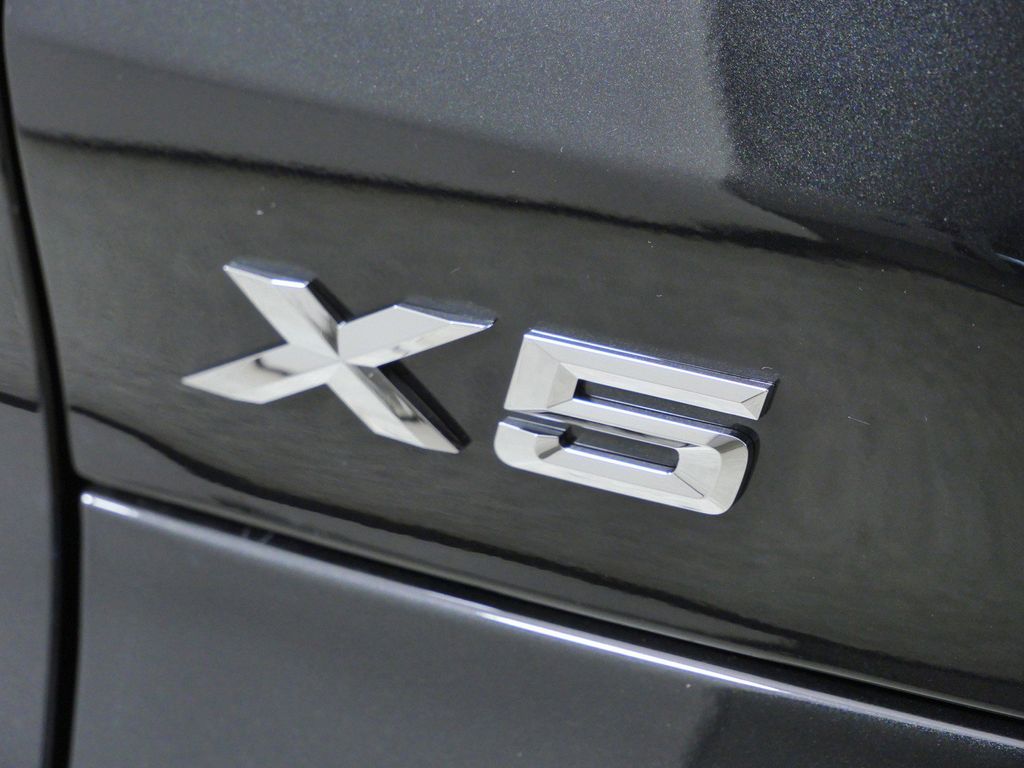 Thumbnail: 2026 BMW X5 - 13