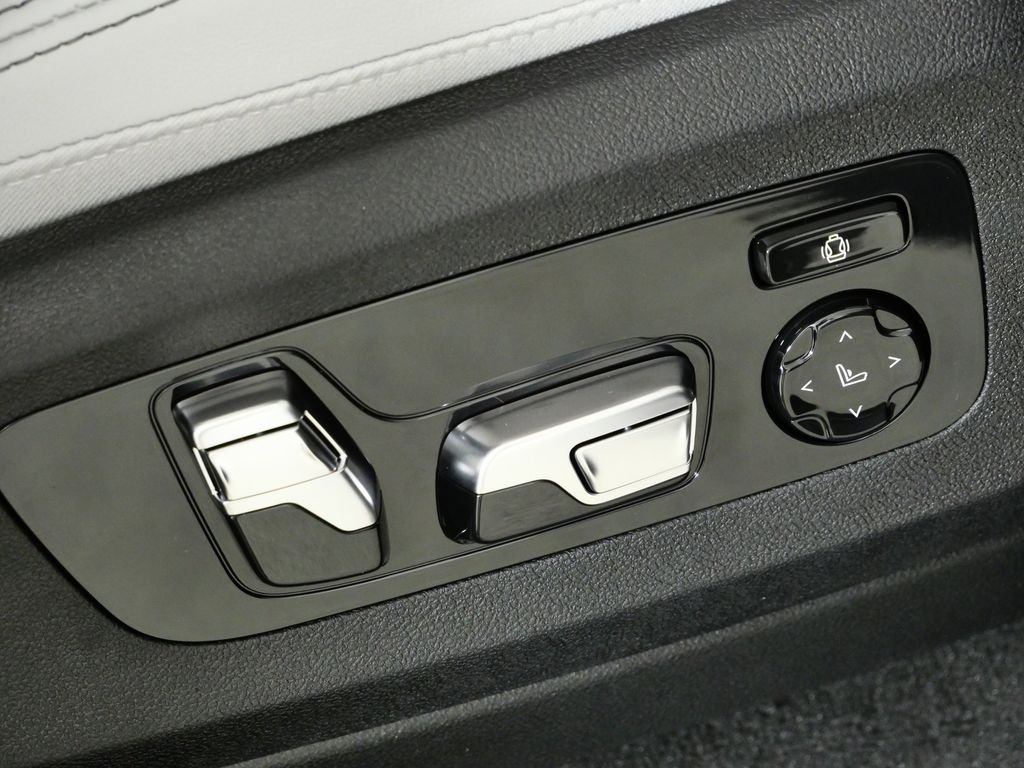 Thumbnail: 2026 BMW X5 - 22