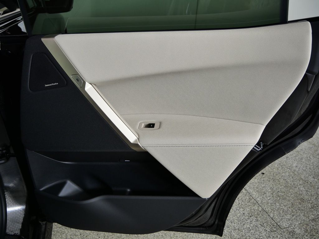 Thumbnail: 2026 BMW iX - 22