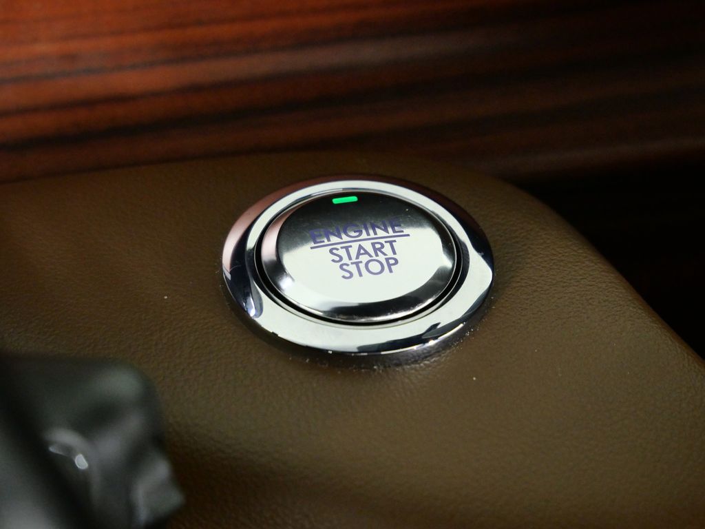 Thumbnail: 2023 Lincoln Aviator - 43