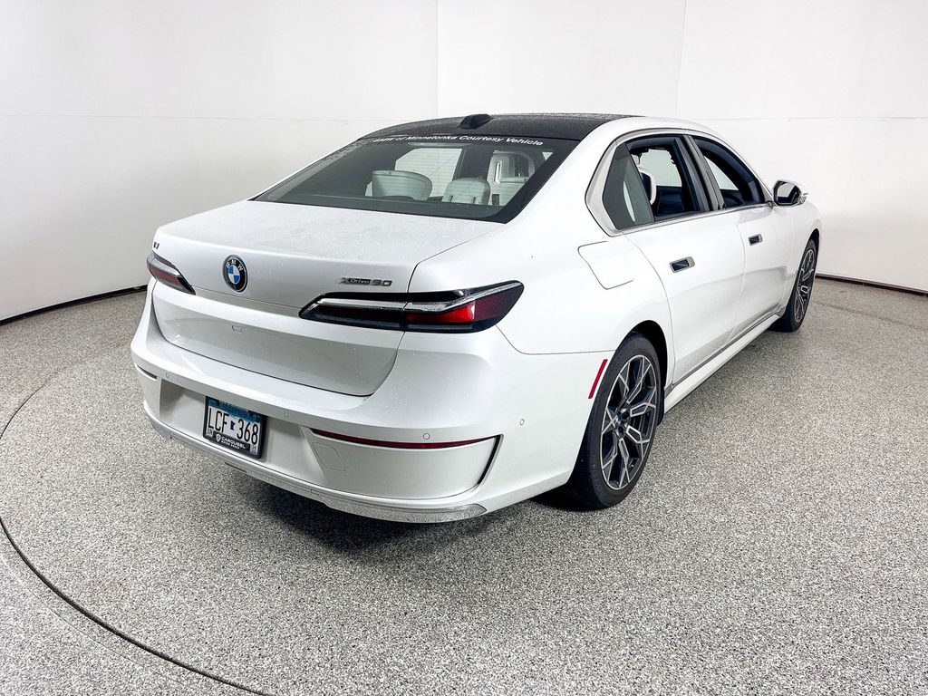 Thumbnail: 2023 BMW i7 - 3
