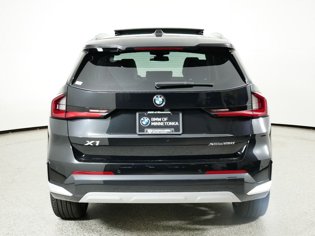 Thumbnail: 2025 BMW X1 - 9