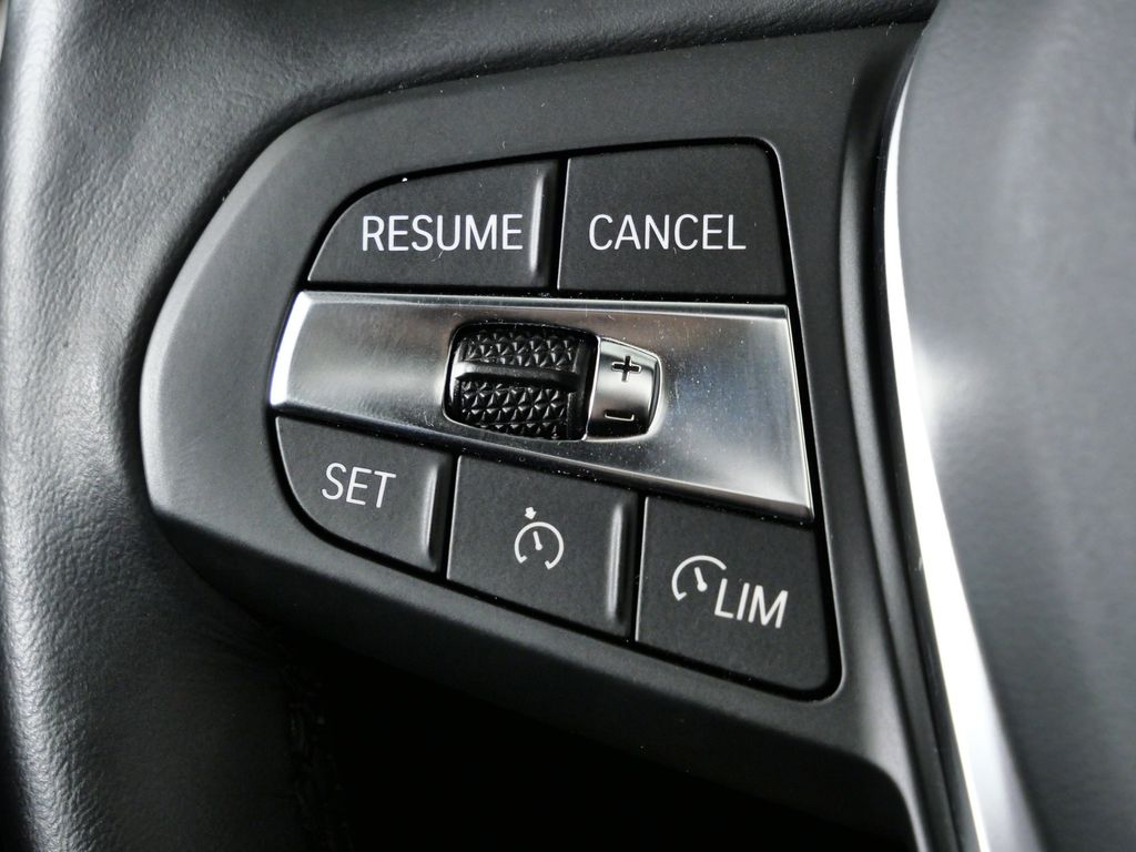 Thumbnail: 2023 BMW 3 Series - 43