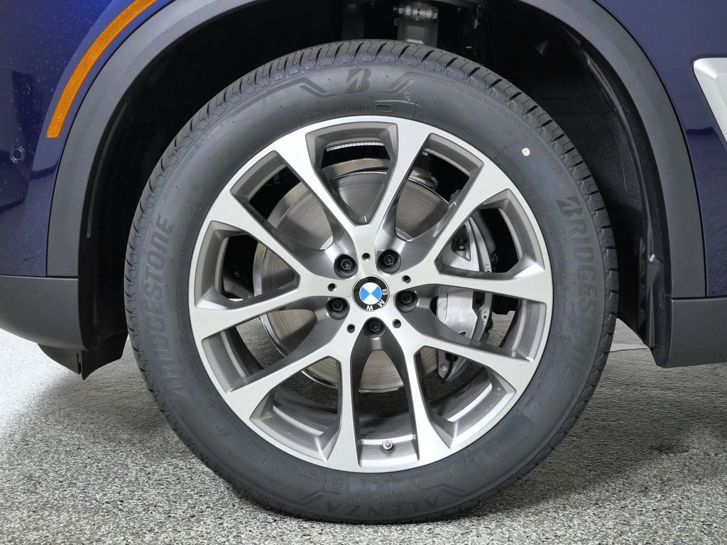 Thumbnail: 2026 BMW X5 - 19