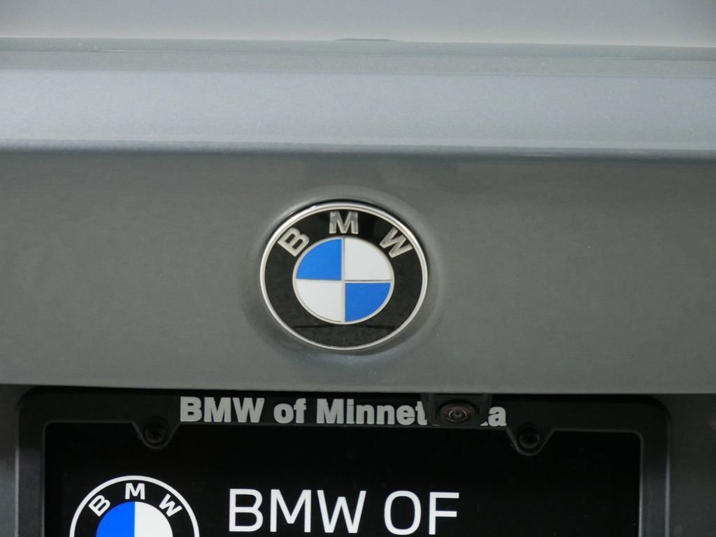 Thumbnail: 2025 BMW 3 Series - 12