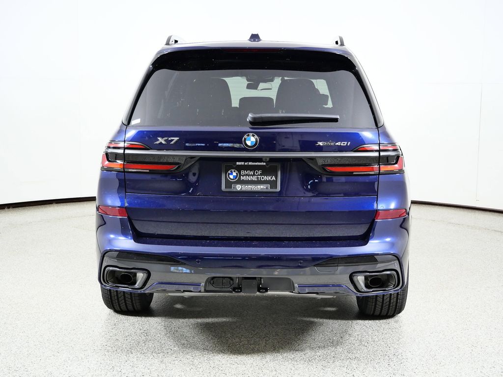 Thumbnail: 2026 BMW X7 - 10