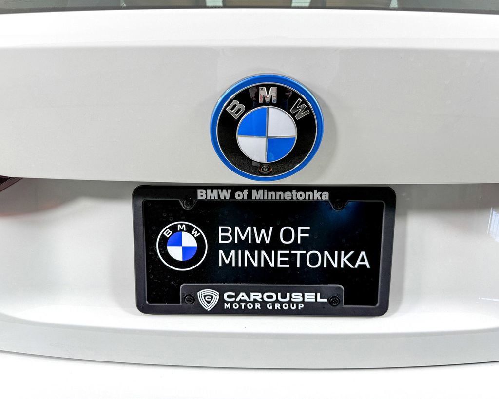 Thumbnail: 2025 BMW i4 - 15