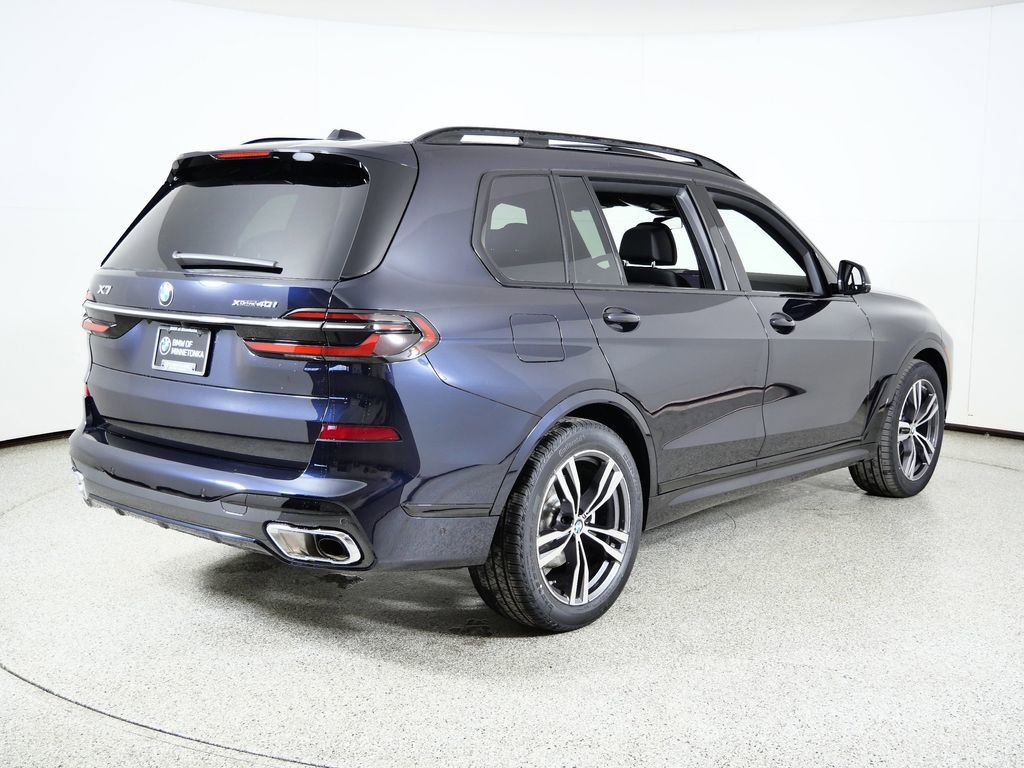 Thumbnail: 2026 BMW X7 - 11