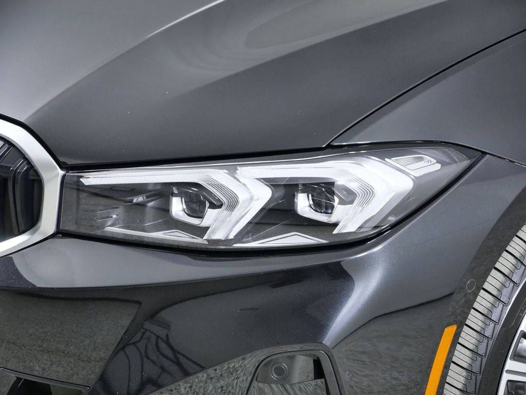 Thumbnail: 2023 BMW 3 Series - 4