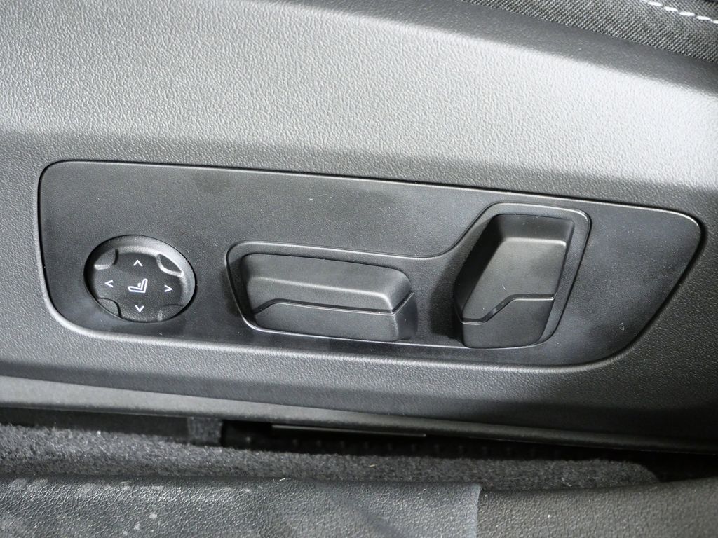 Thumbnail: 2026 BMW 2 Series - 38