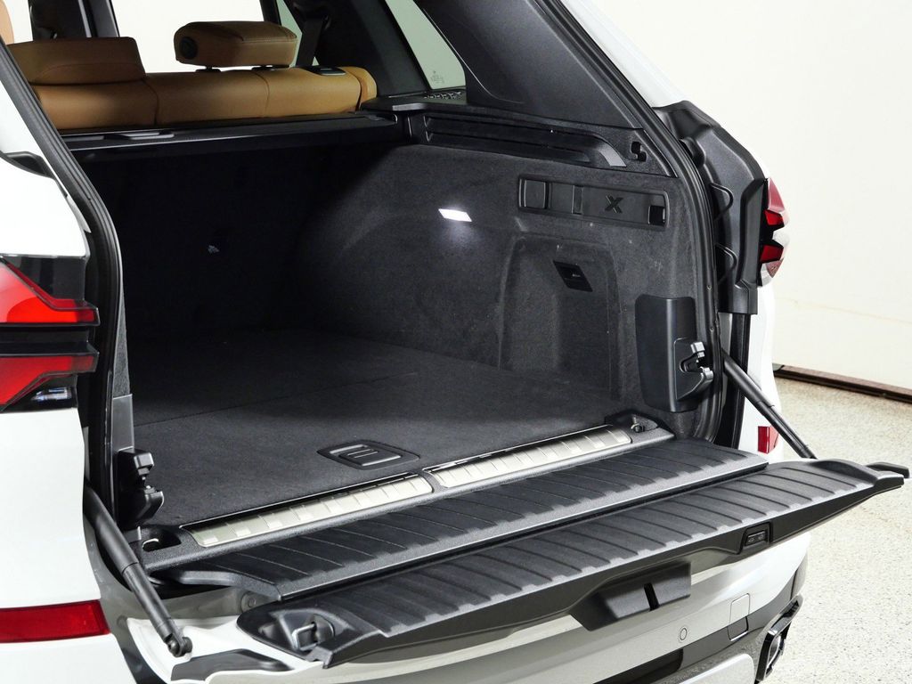 Thumbnail: 2026 BMW X5 - 29