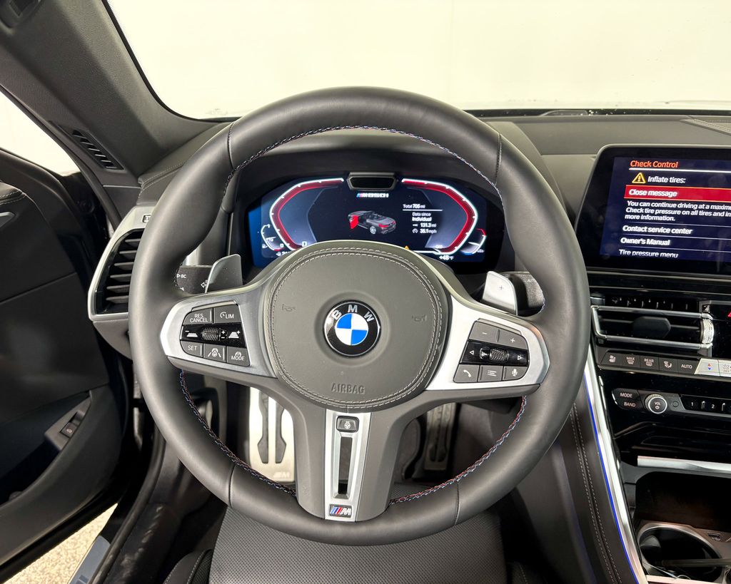 Thumbnail: 2025 BMW 8 Series - 9