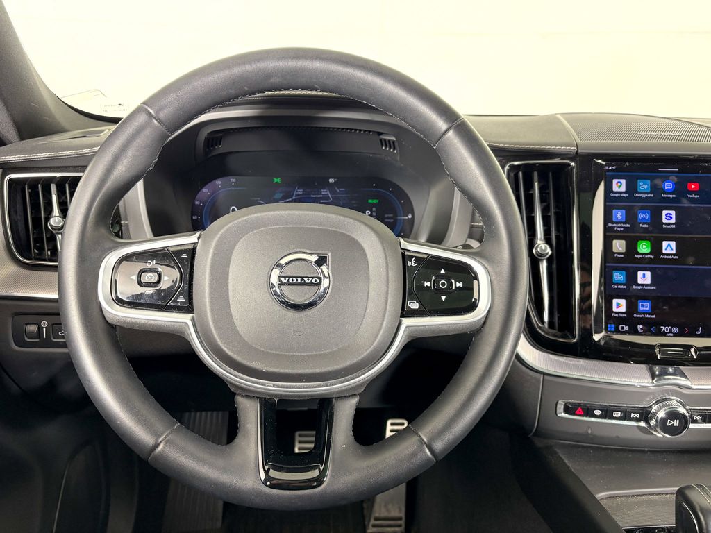 Thumbnail: 2022 Volvo XC60 - 8