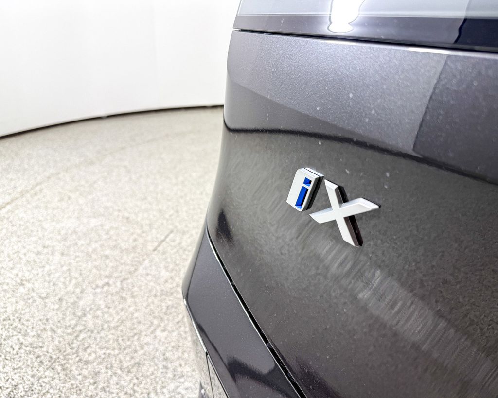 2025 BMW iX xDrive50 13