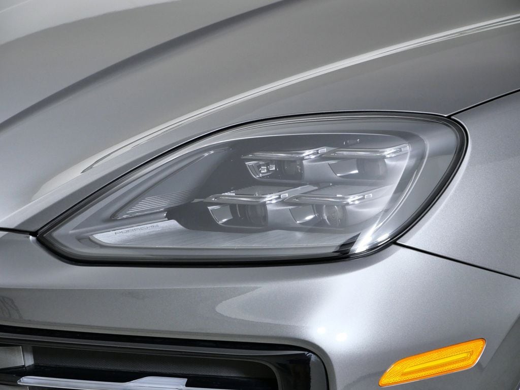Thumbnail: 2024 Porsche Cayenne - 4
