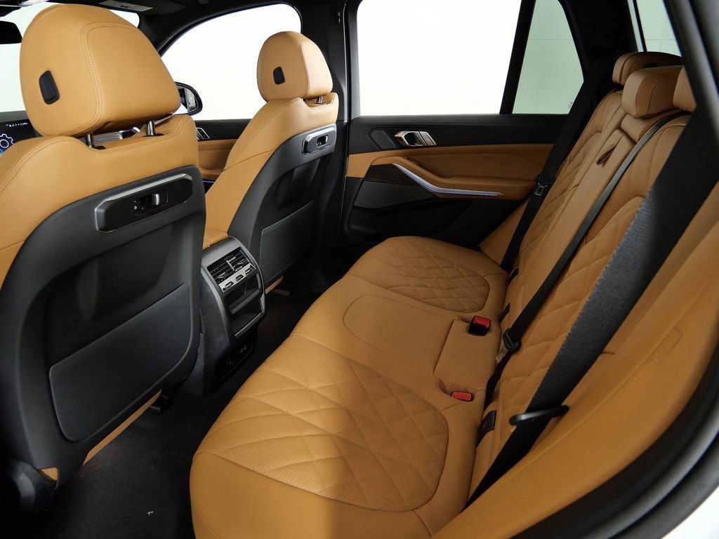 Thumbnail: 2026 BMW X5 - 33