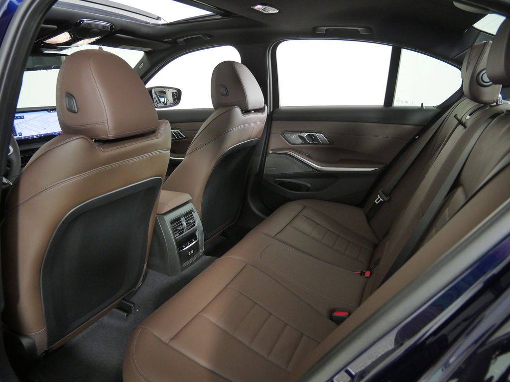 Thumbnail: 2026 BMW 3 Series - 30