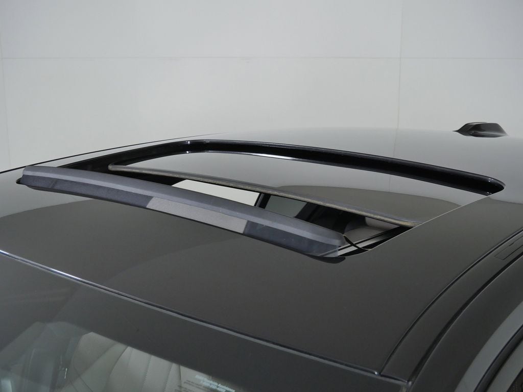 Thumbnail: 2026 BMW i5 - 22