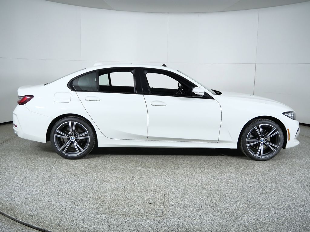 Thumbnail: 2023 BMW 3 Series - 10