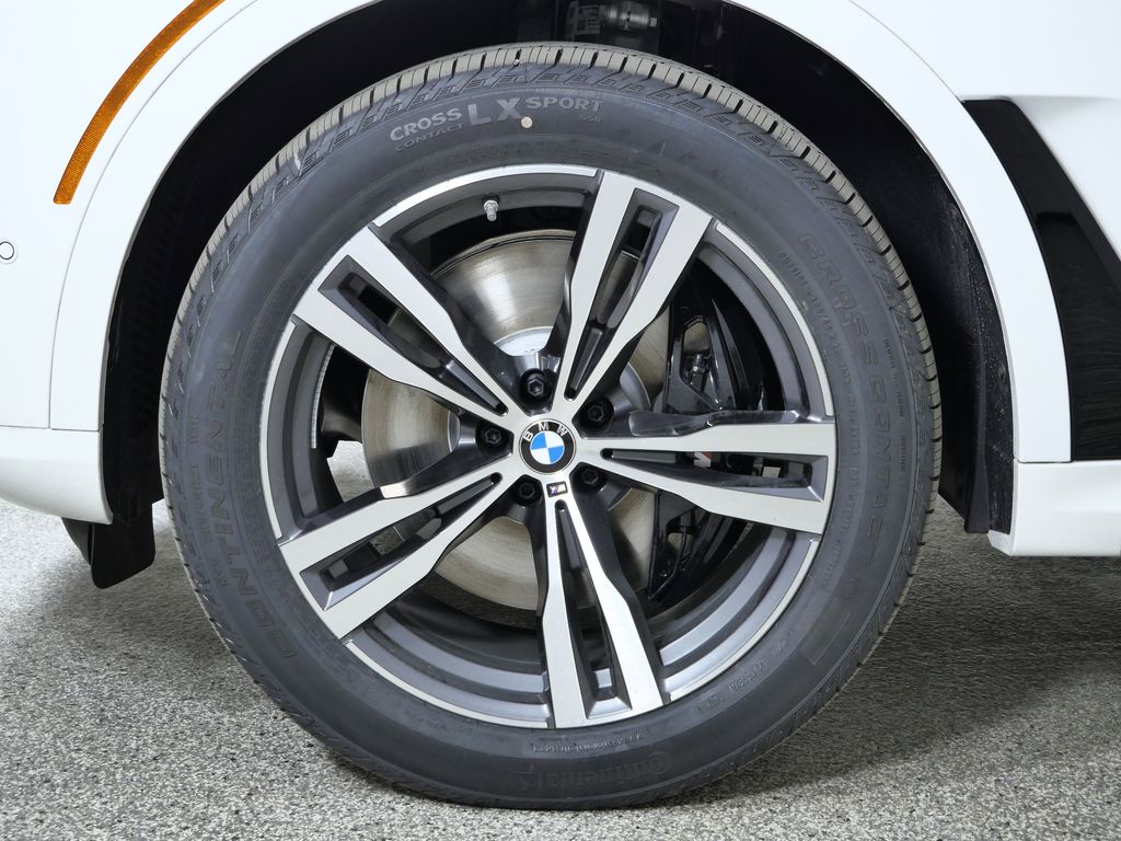 Thumbnail: 2026 BMW X7 - 17