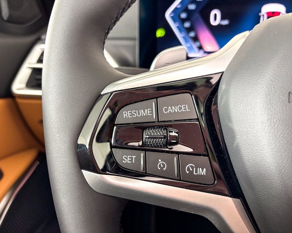 Thumbnail: 2025 BMW 3 Series - 39