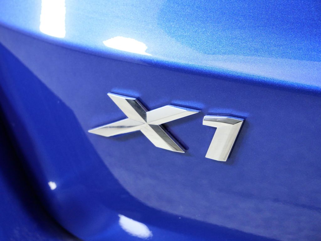 Thumbnail: 2026 BMW X1 - 13