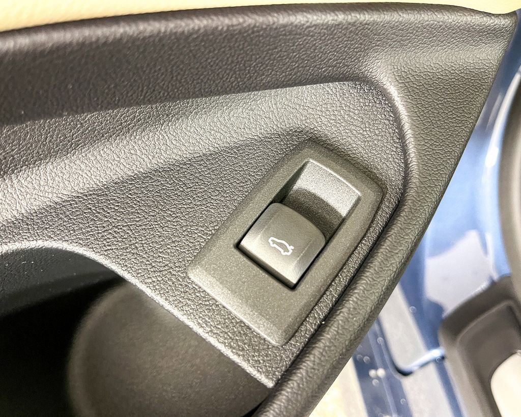 Thumbnail: 2025 BMW 4 Series - 40