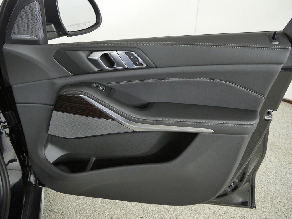 Thumbnail: 2026 BMW X5 - 19